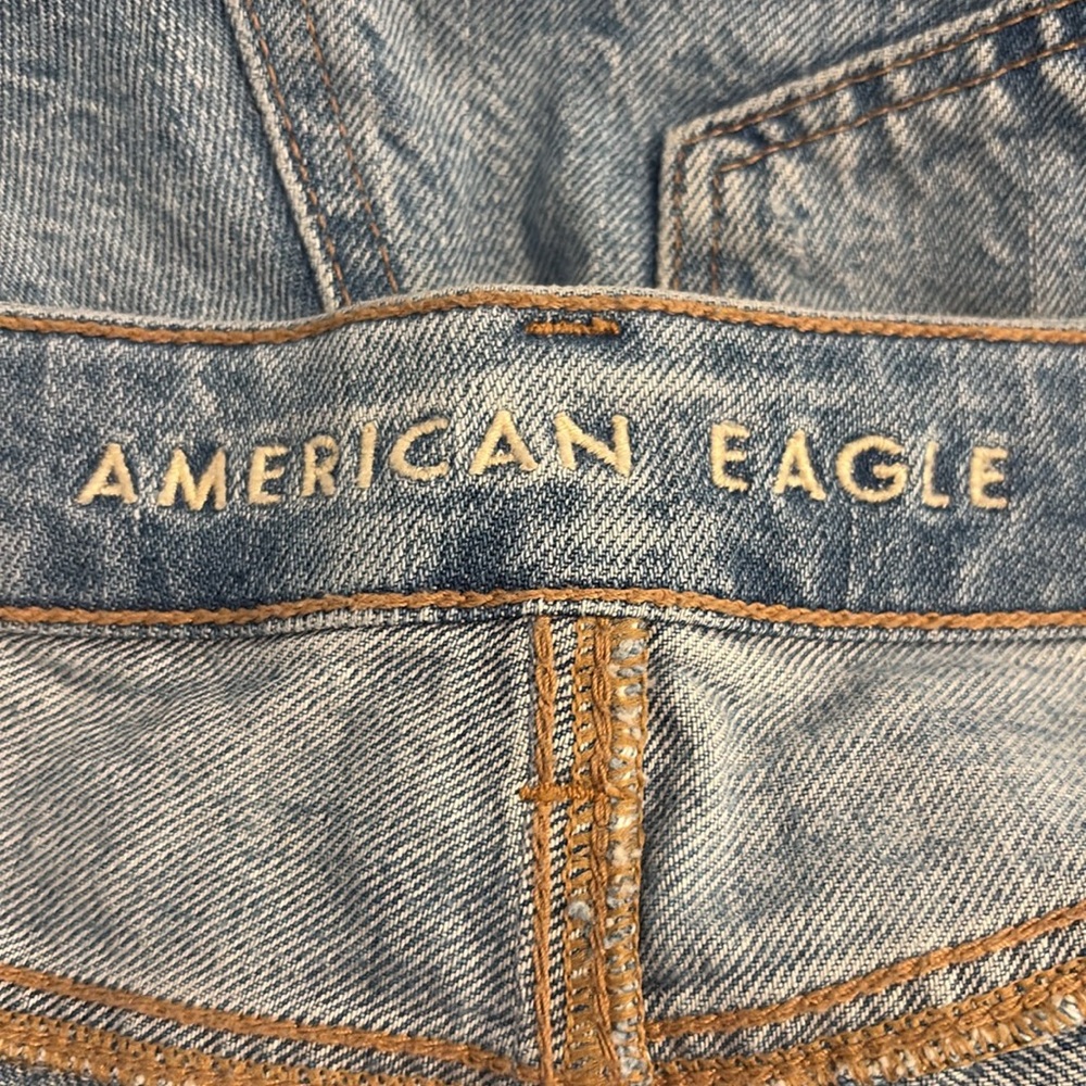 American Eagle Light Wash Distressed High Rise Cut Off Mom Shorts 4 - Picture 8 of 10